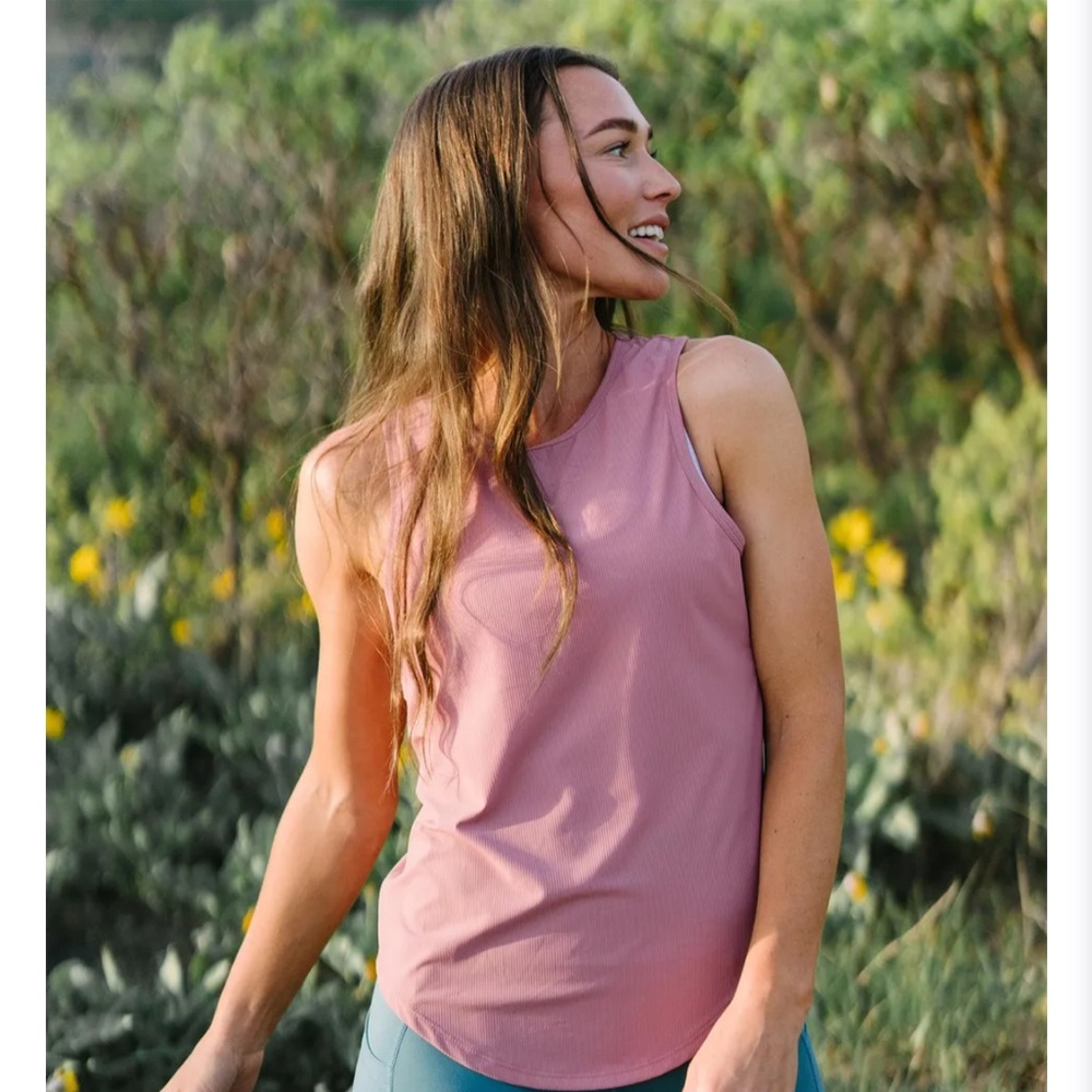 Zyia tank top! Size small in mauve!